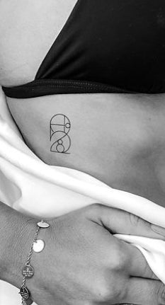 Custom minimalist monogram by Alanne Dias: a personalized symbol for tattoos or framing, featuring bespoke brand identity and strategic design.
